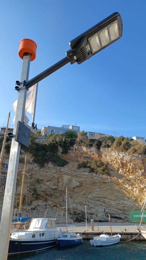 The measuring head installed at the port of Agios Kirikos, Ikaria