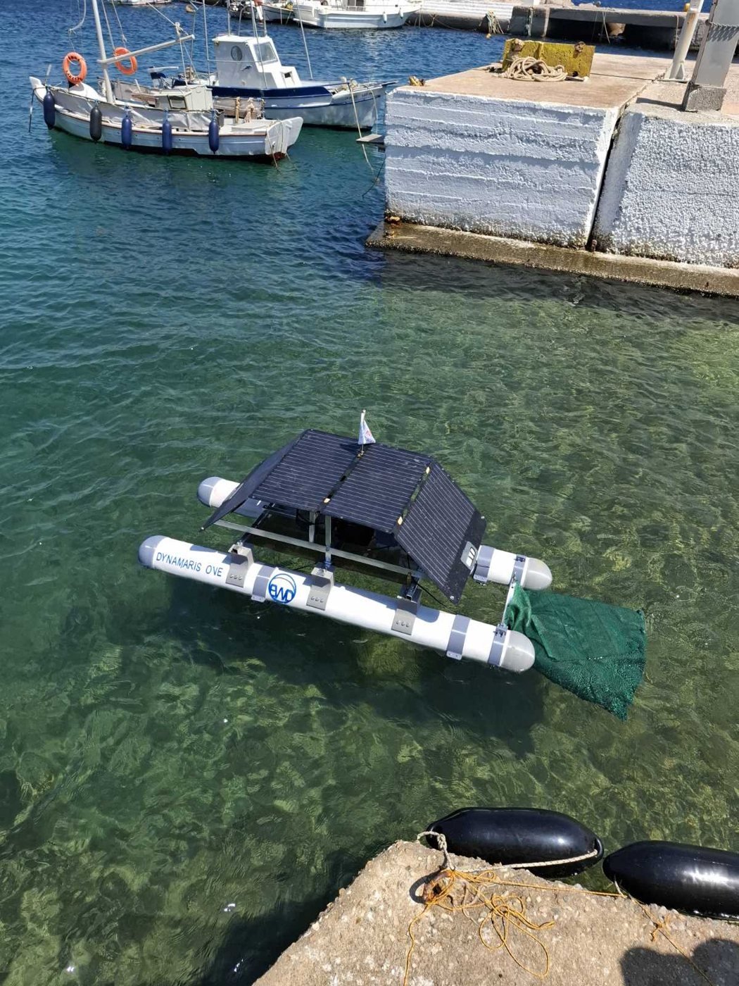Dynamaris One in the water